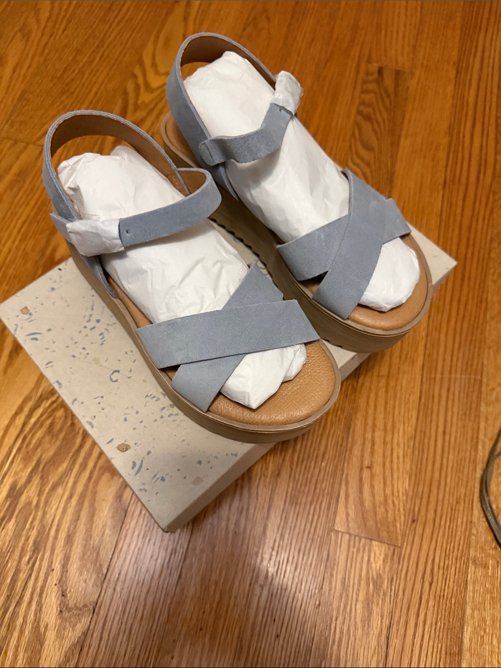 Musse & Cloud Light Color Cel  Suede Cross-Strap Sandals Style Zabel Size 7